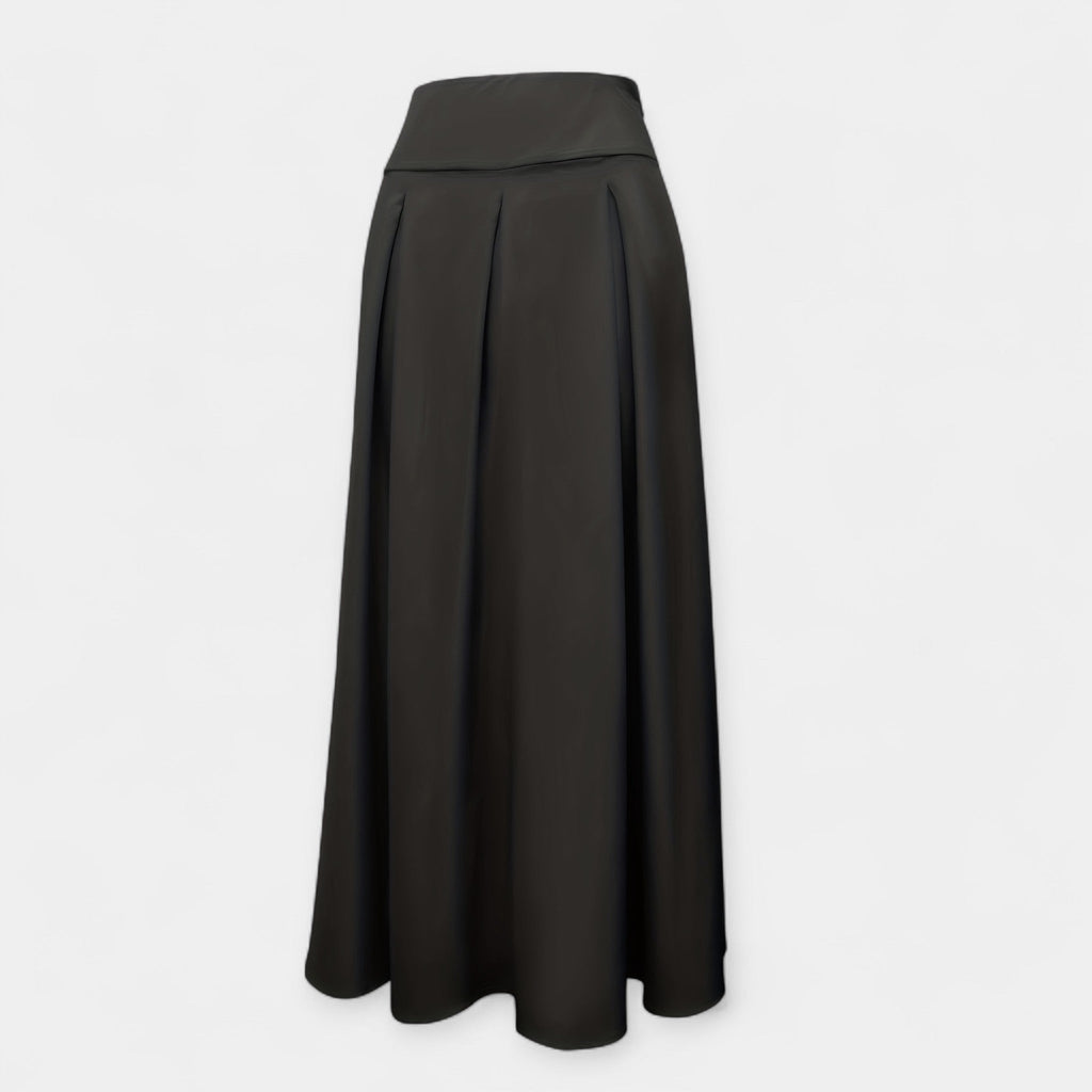Elegant classic midi skirt in soft pink with a clean feminine silhouette