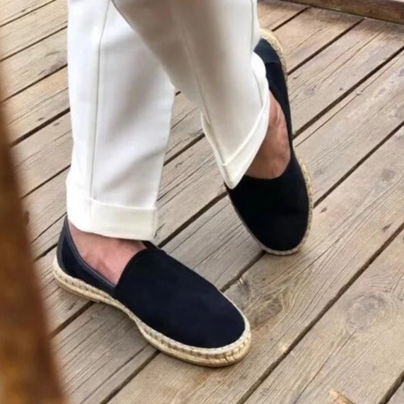 Men's tasselled loafers in camel brown with a classic, structured shape and refined detailing