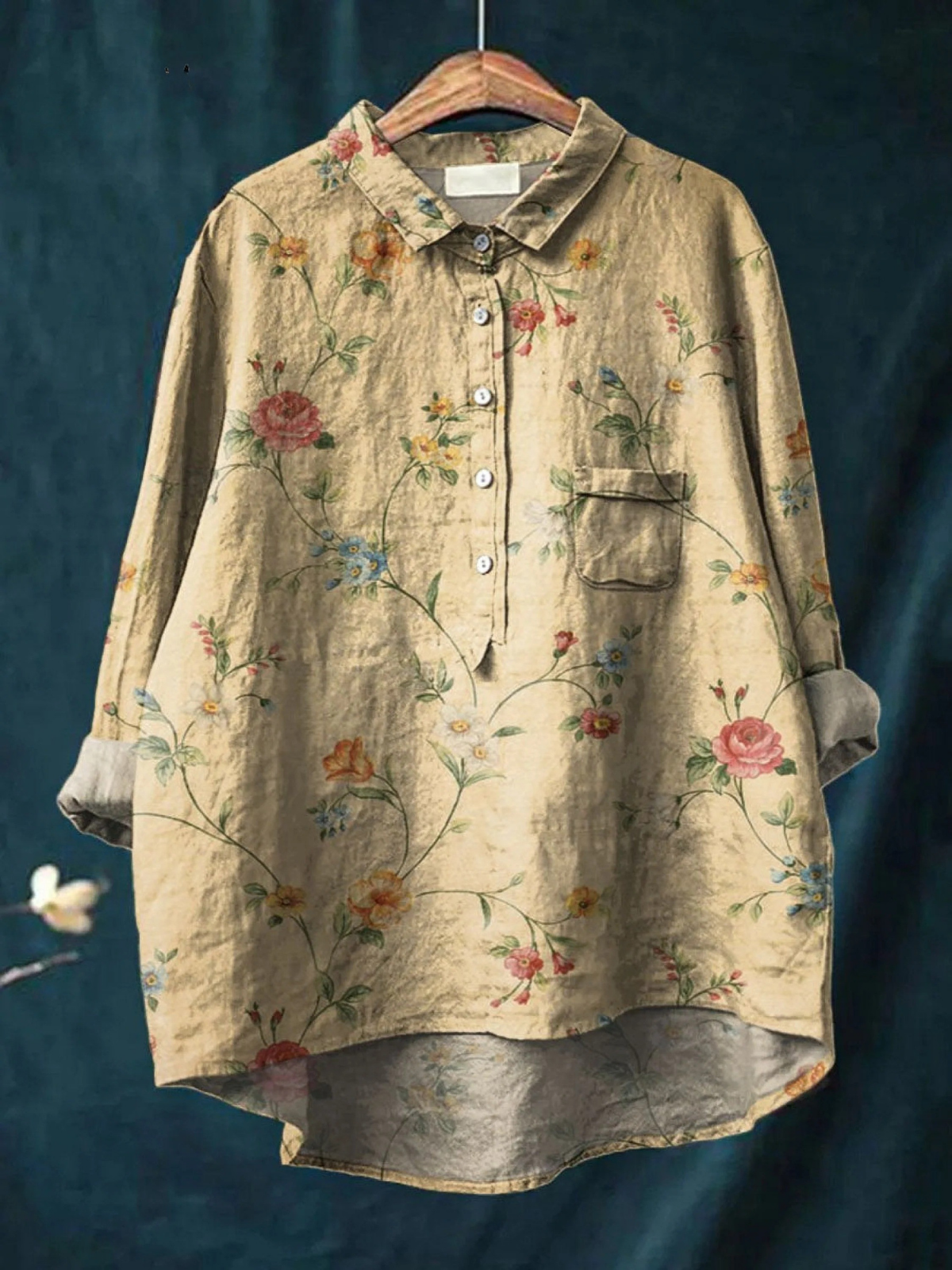 A multicolour classic light top with a relaxed, polished silhouette and unfussy styling