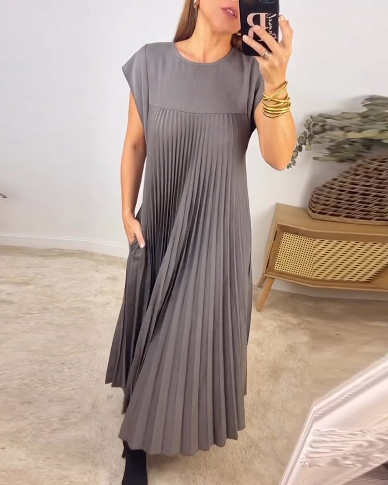 Sparkling Elegance | Sleeveless Pleated Dress
