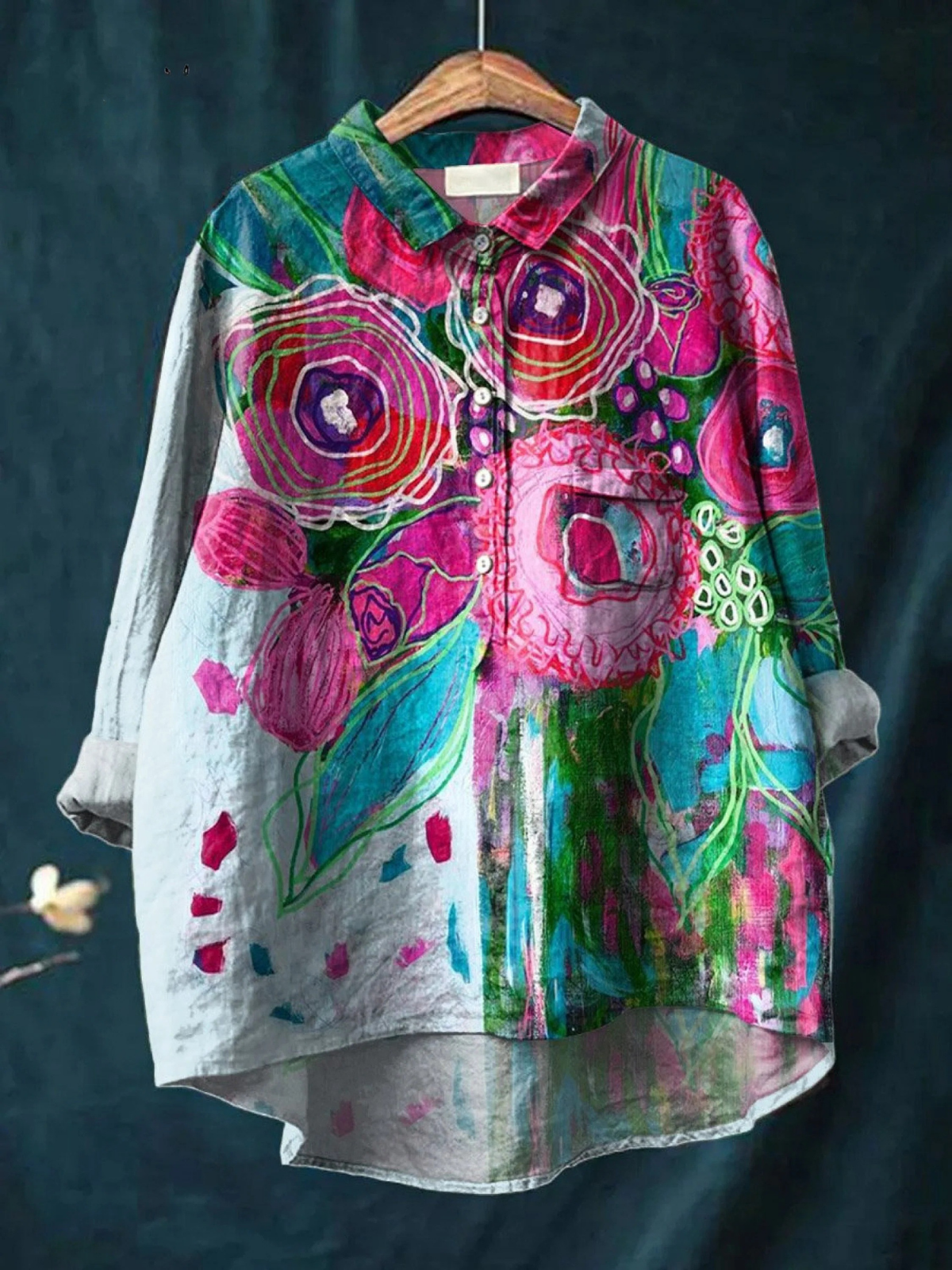 Multicolour printed women's top with a light, clean and gently relaxed everyday silhouette