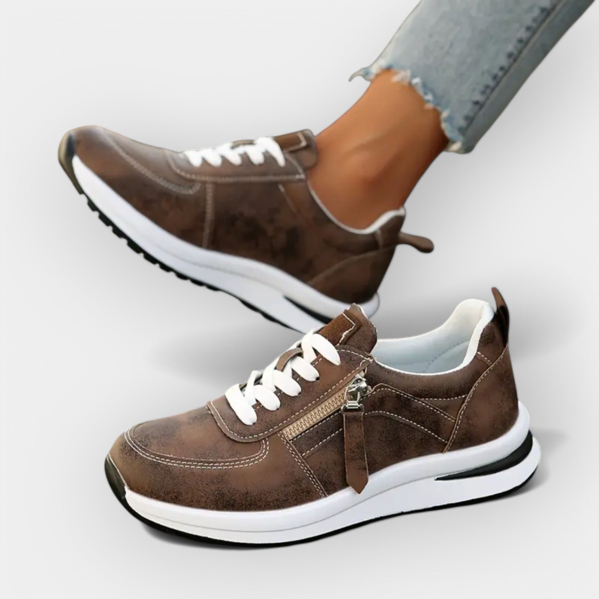 Women's elegant anatomic trainers in black with a supportive cushioned sole