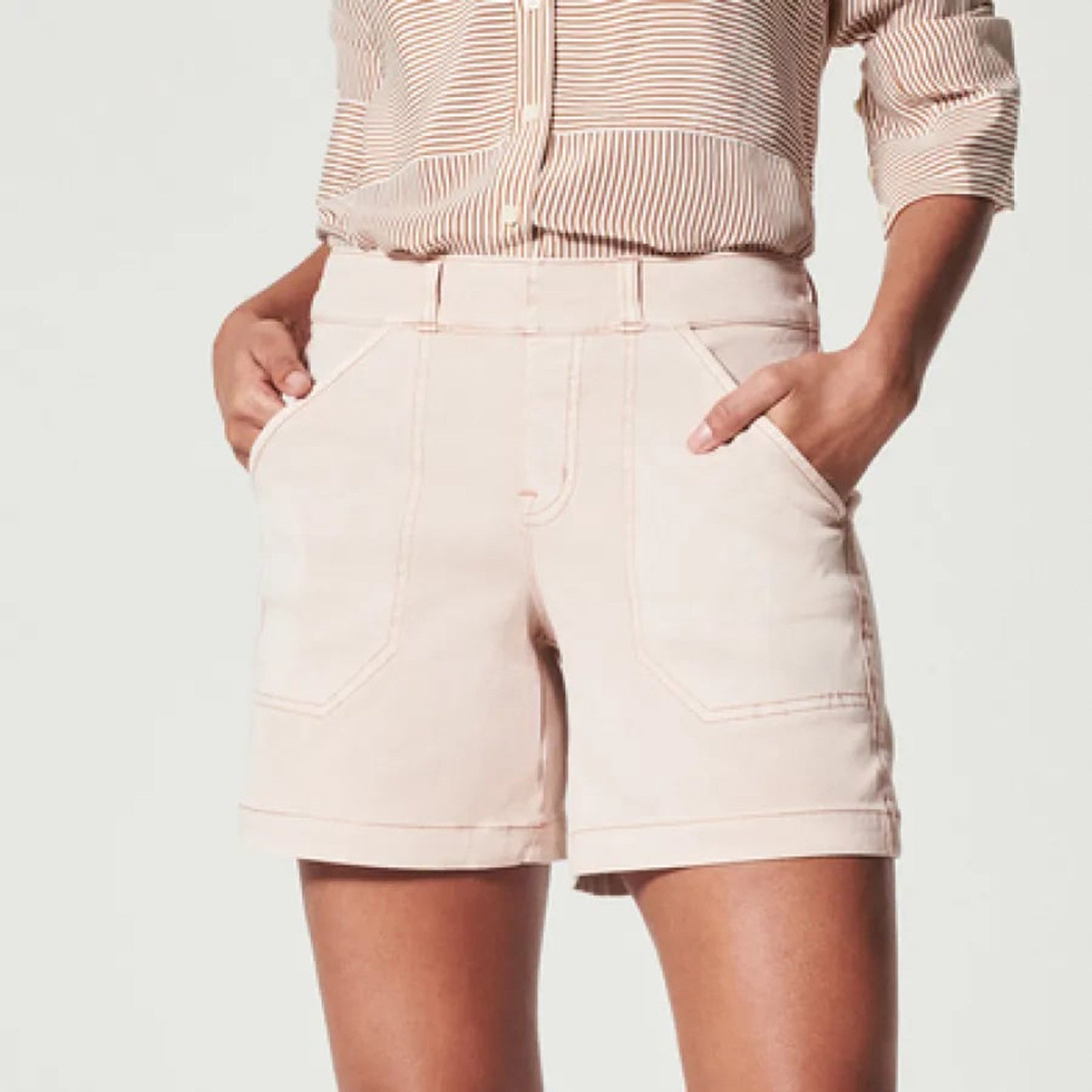 Women's high-waist shorts in beige with a relaxed leg and tie-fastening waist