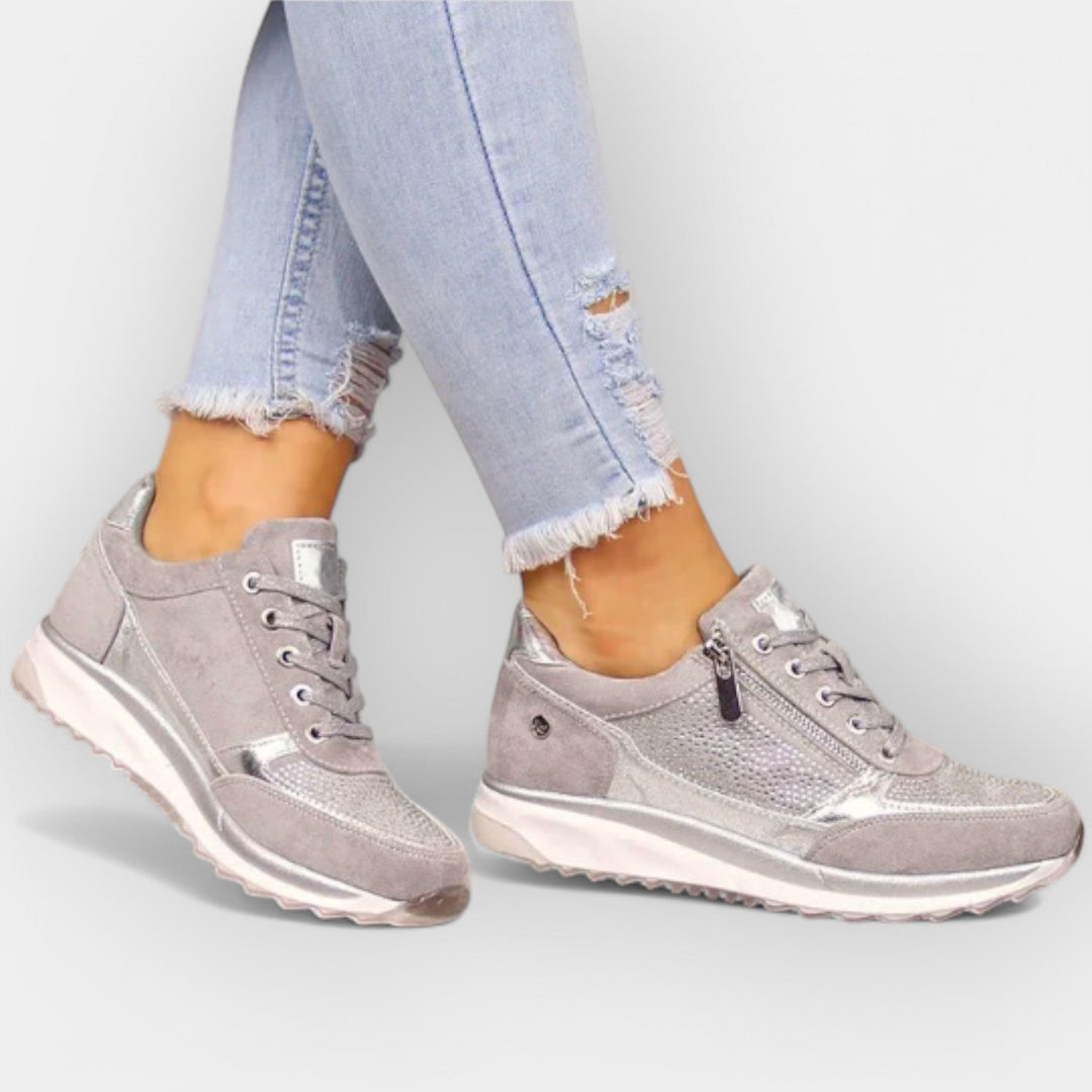 Women's zip-up anatomic trainers in beige with a cushioned ergonomic sole