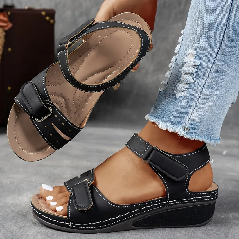 Women's comfort heeled sandals in beige with ergonomic sole and supportive footbed
