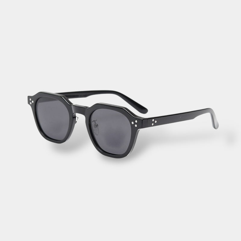 Yacht-inspired round polarised sunglasses with a lightweight frame in green-brown tones