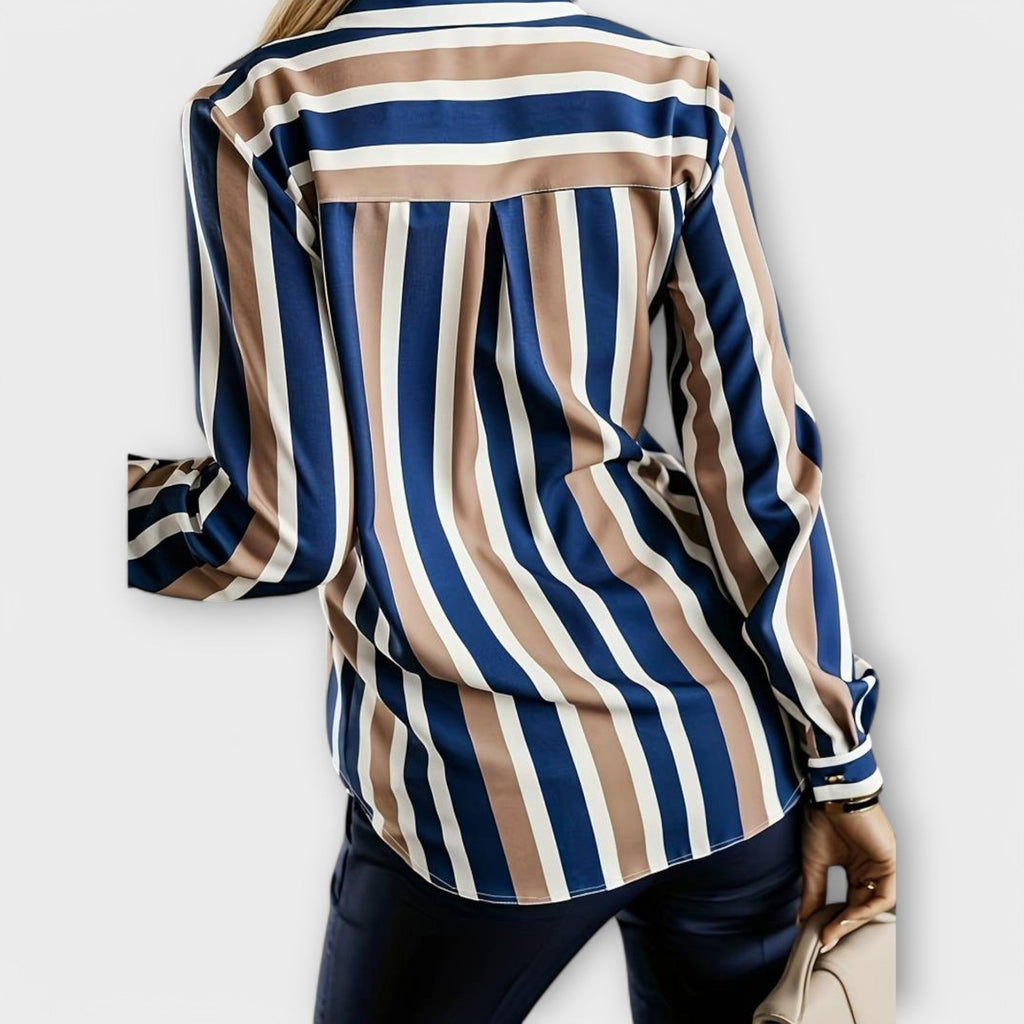 Classic striped casual blouse with collar in a light, relaxed everyday fit