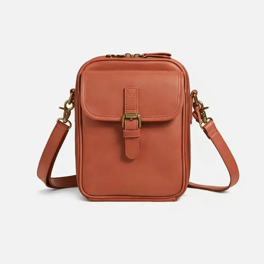 Small structured handbag with multiple pockets, available in light blue, green, orange, black, burgundy, white, pink and navy