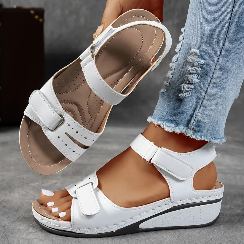 Women's comfort heeled sandals in beige with ergonomic sole and supportive footbed