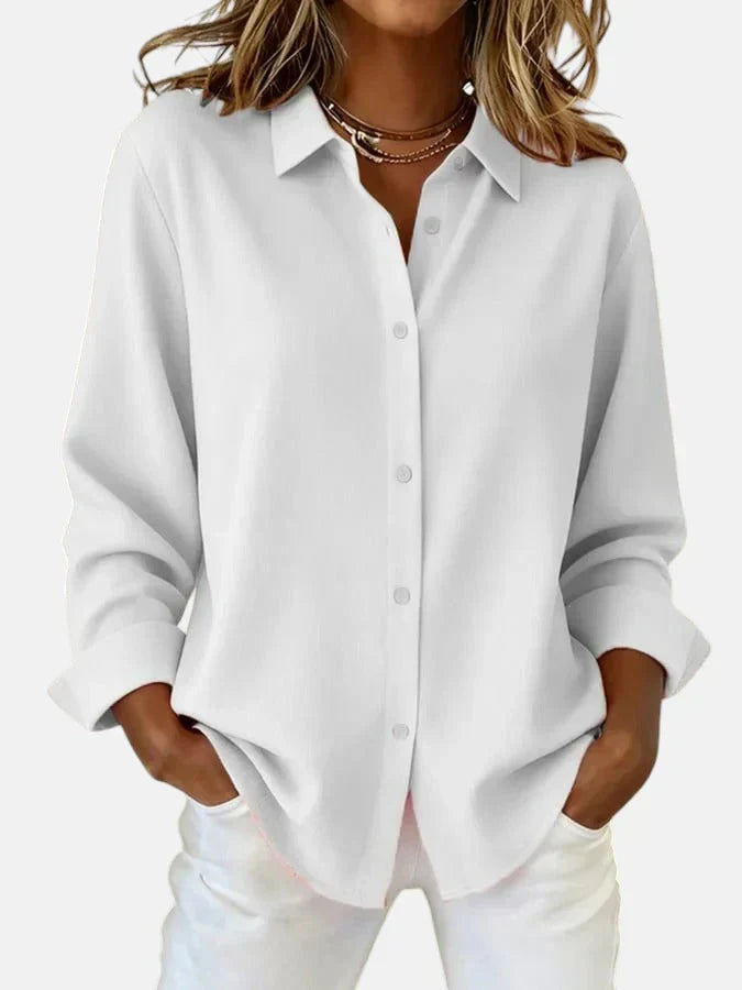 Classic button-through blouse with collar in a light, relaxed everyday silhouette