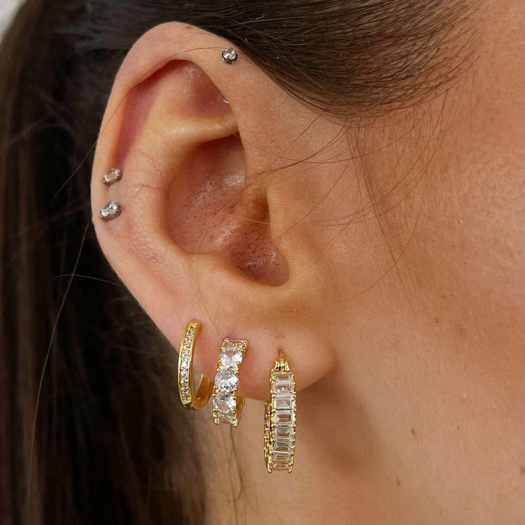 Drop earrings in clear crystal with a delicate sparkling finish
