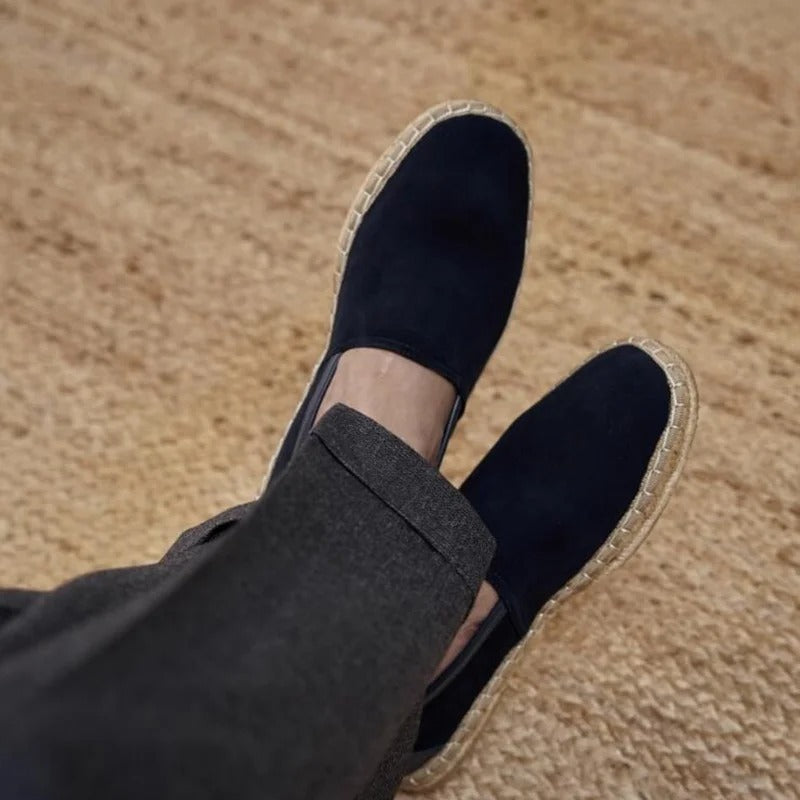 Men's tasselled loafers in camel brown with a classic, structured shape and refined detailing