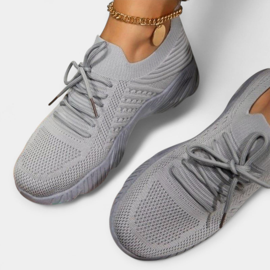 Women's ultra-light comfort trainers in white with a flexible non-slip sole