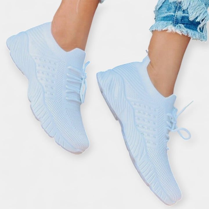 Women's ultra-light comfort trainers in white with a flexible non-slip sole