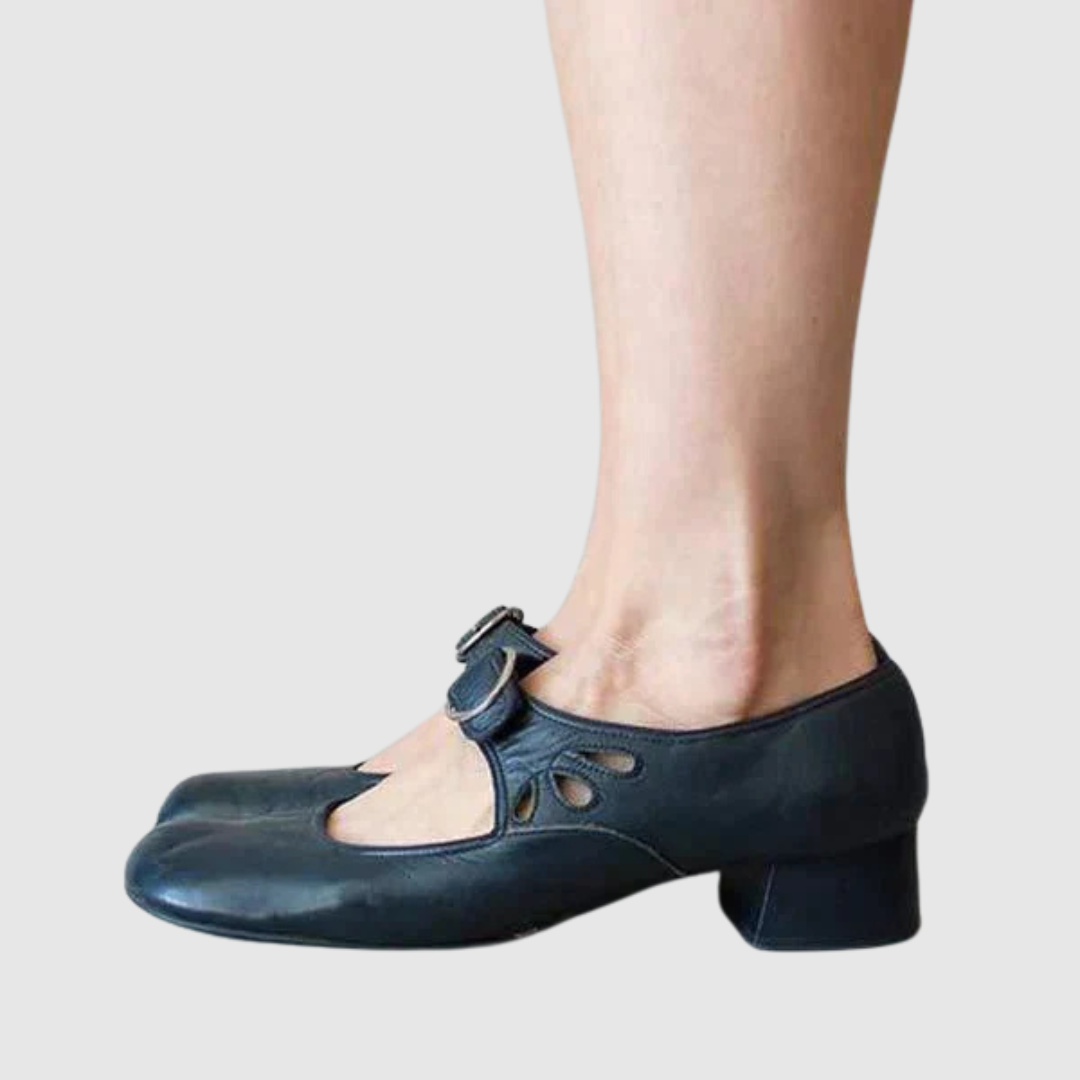 Classic comfort heeled shoes in black, red, brown and blue with a refined silhouette and cushioned sole