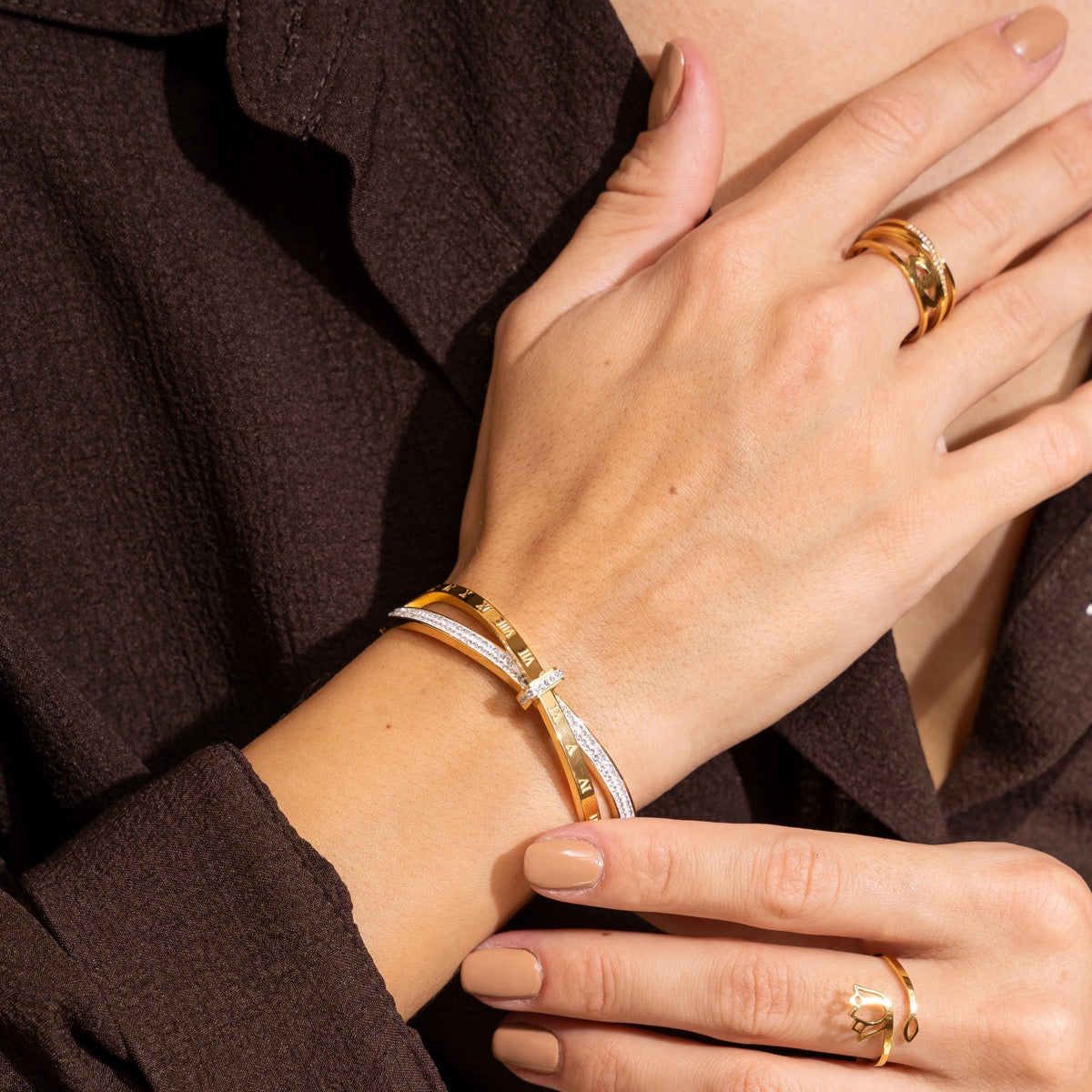 Elegant polished gold bangle bracelet