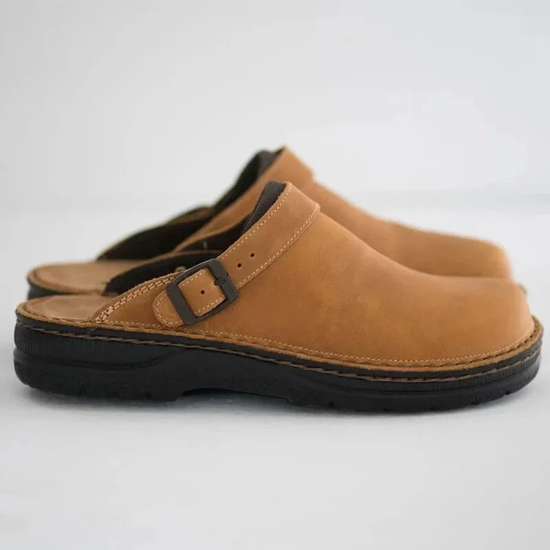 Casual slip-on closed-toe clogs in brown, black and khaki