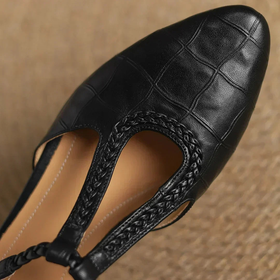 Classic T-bar heeled shoes in brown and black with a braided strap detail