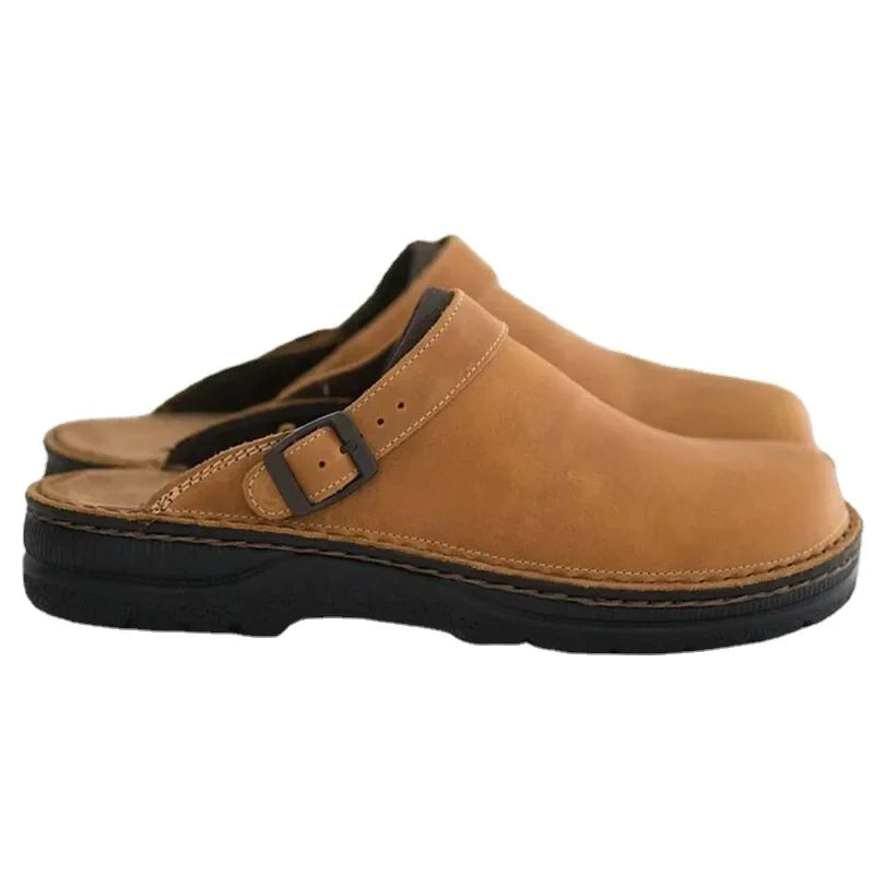Casual slip-on closed-toe clogs in brown, black and khaki
