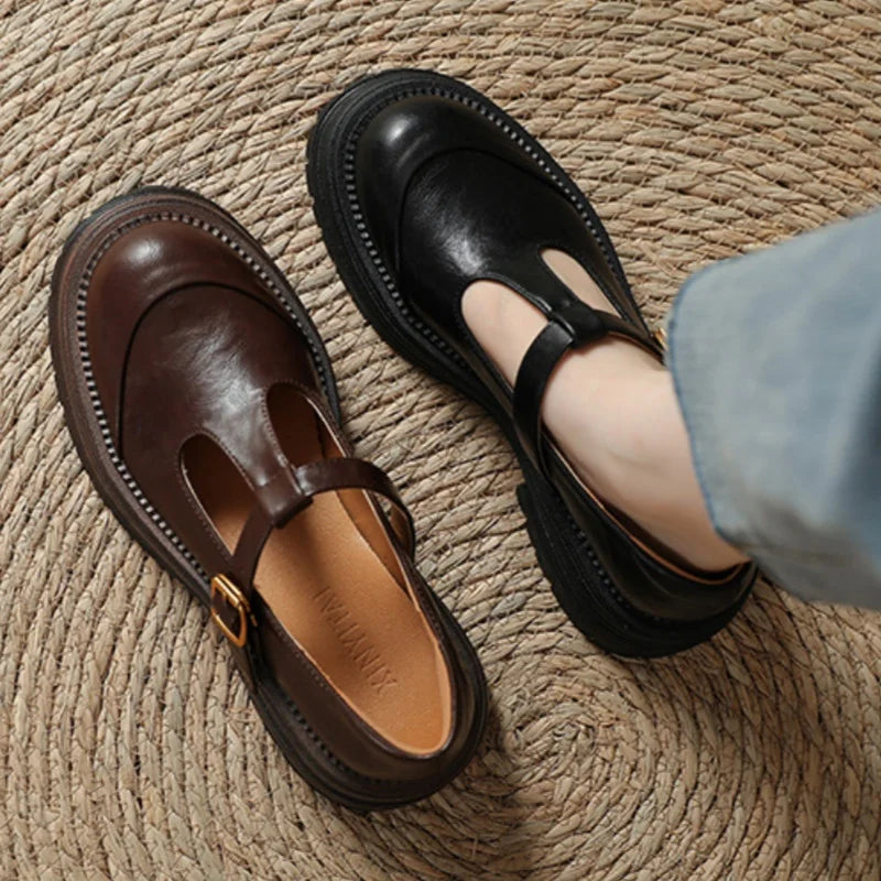 Linda | Orthopaedic shoes with T-strap
