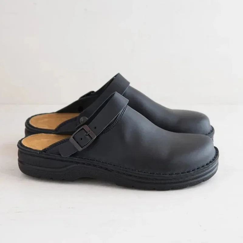 Casual slip-on closed-toe clogs in brown, black and khaki