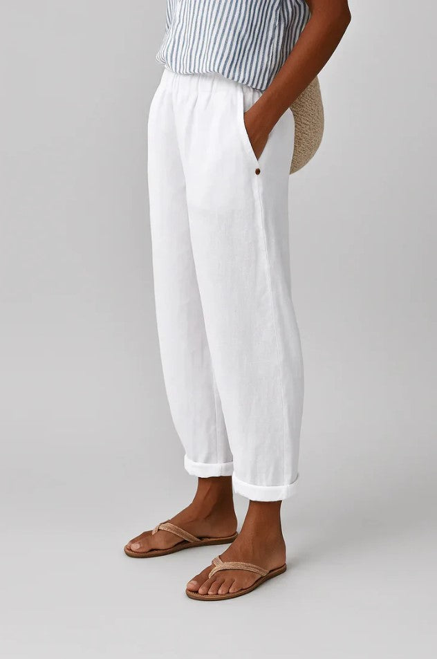 Lightweight women's casual trousers in beige with a relaxed wide-leg cut and elasticated waist