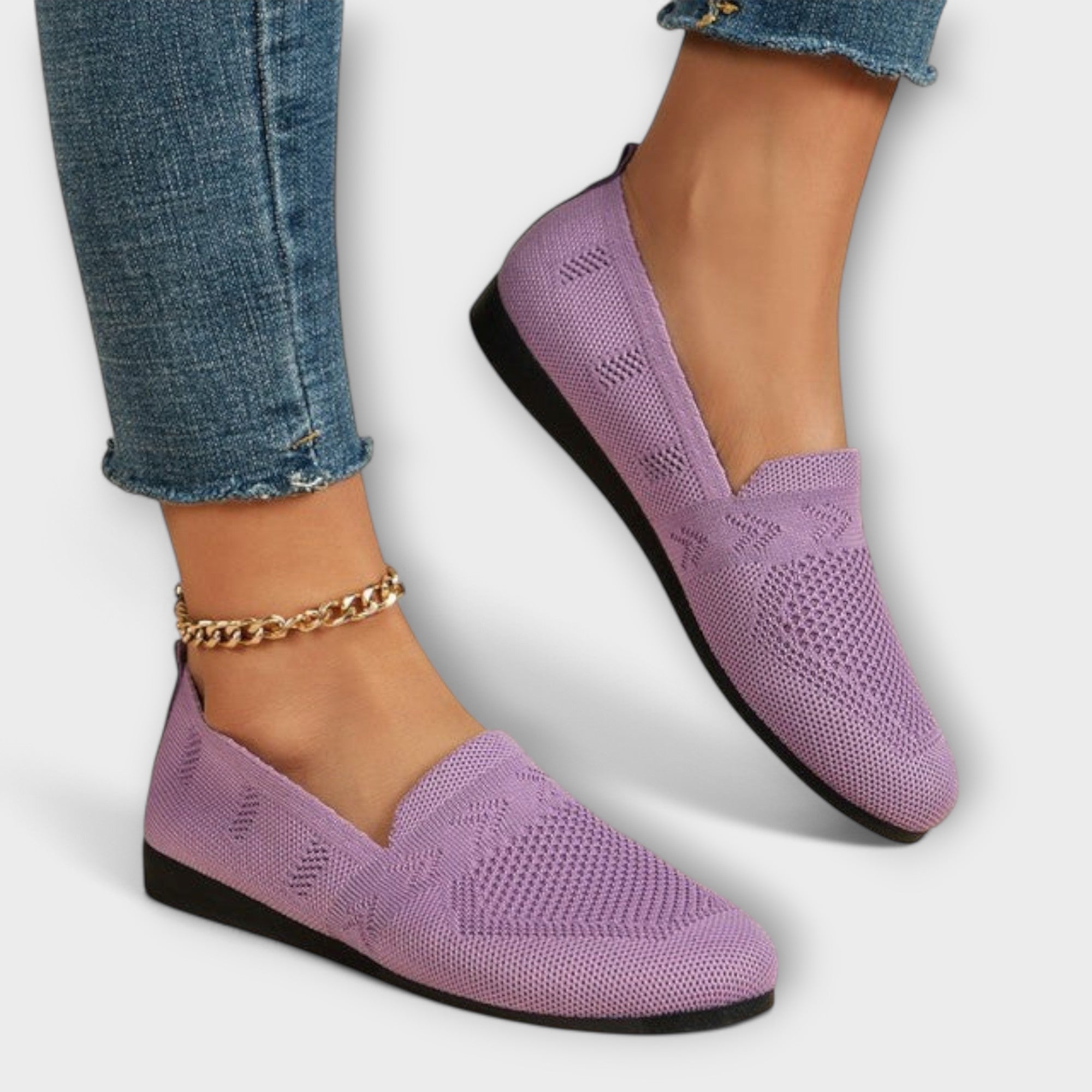 Classic loafers in blue, black and purple with a refined, timeless silhouette
