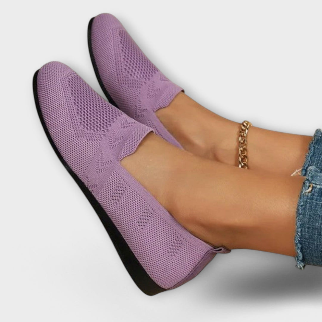 Classic loafers in blue, black and purple with a refined, timeless silhouette