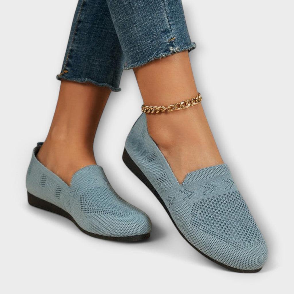 Classic loafers in blue, black and purple with a refined, timeless silhouette