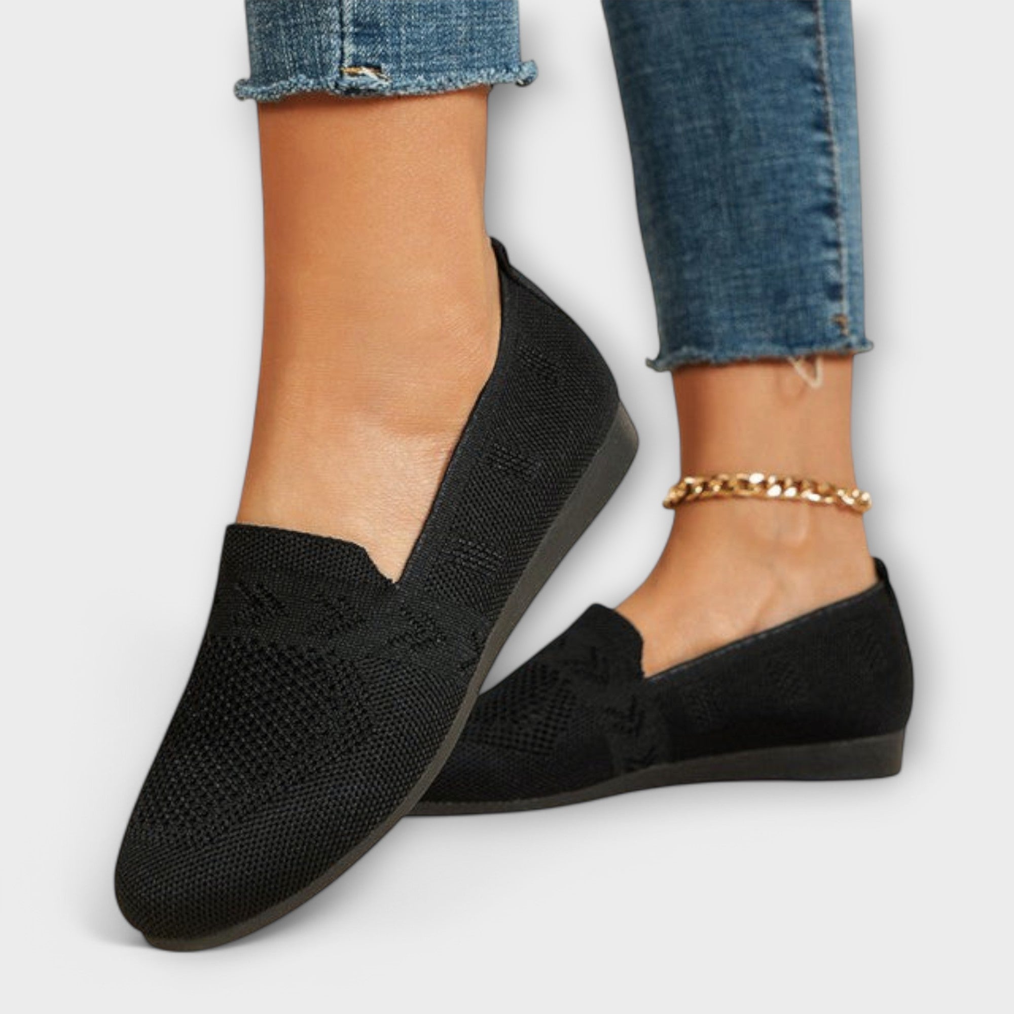 Classic loafers in blue, black and purple with a refined, timeless silhouette