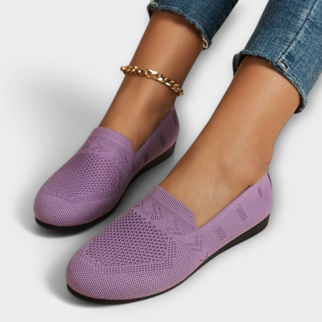 Classic loafers in blue, black and purple with a refined, timeless silhouette