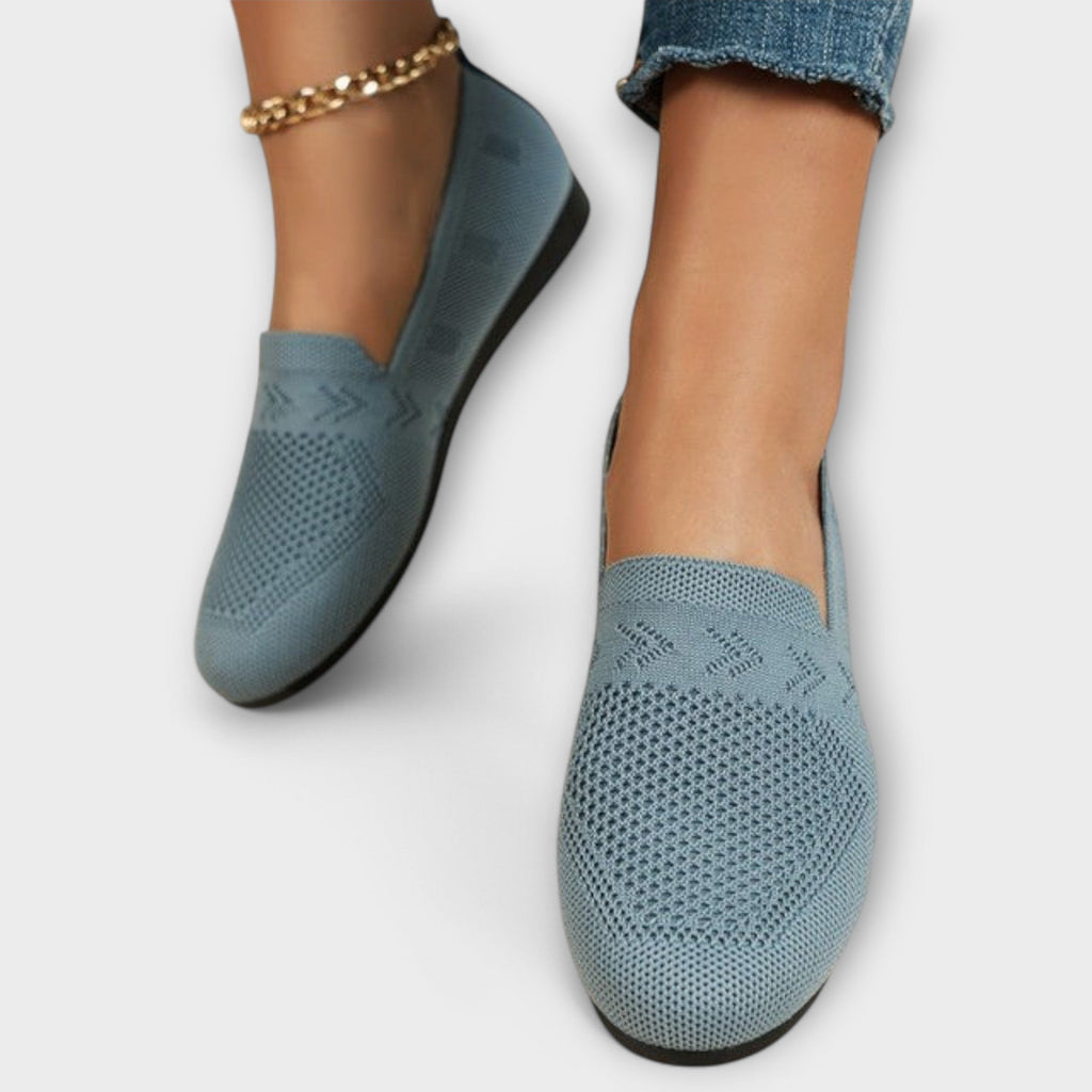 Classic loafers in blue, black and purple with a refined, timeless silhouette