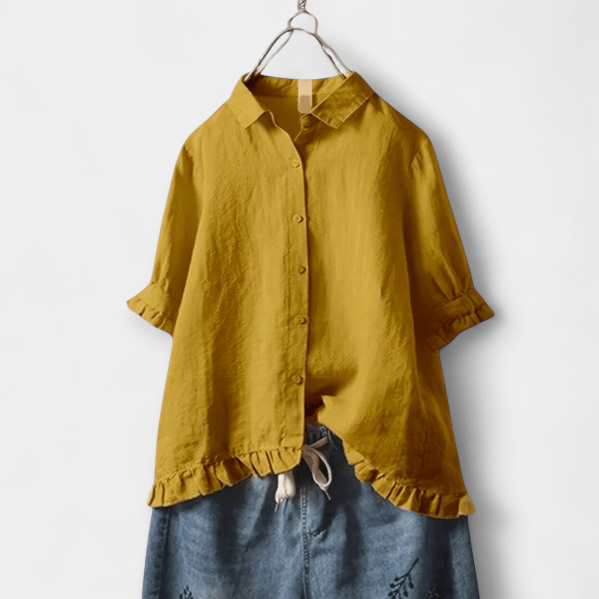 Women's classic elegant shirt in white with clean lines and a relaxed comfortable fit