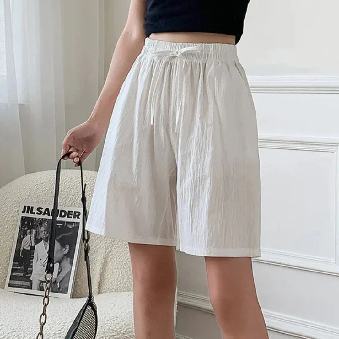Women's high-waist shorts in khaki with a relaxed, flattering silhouette