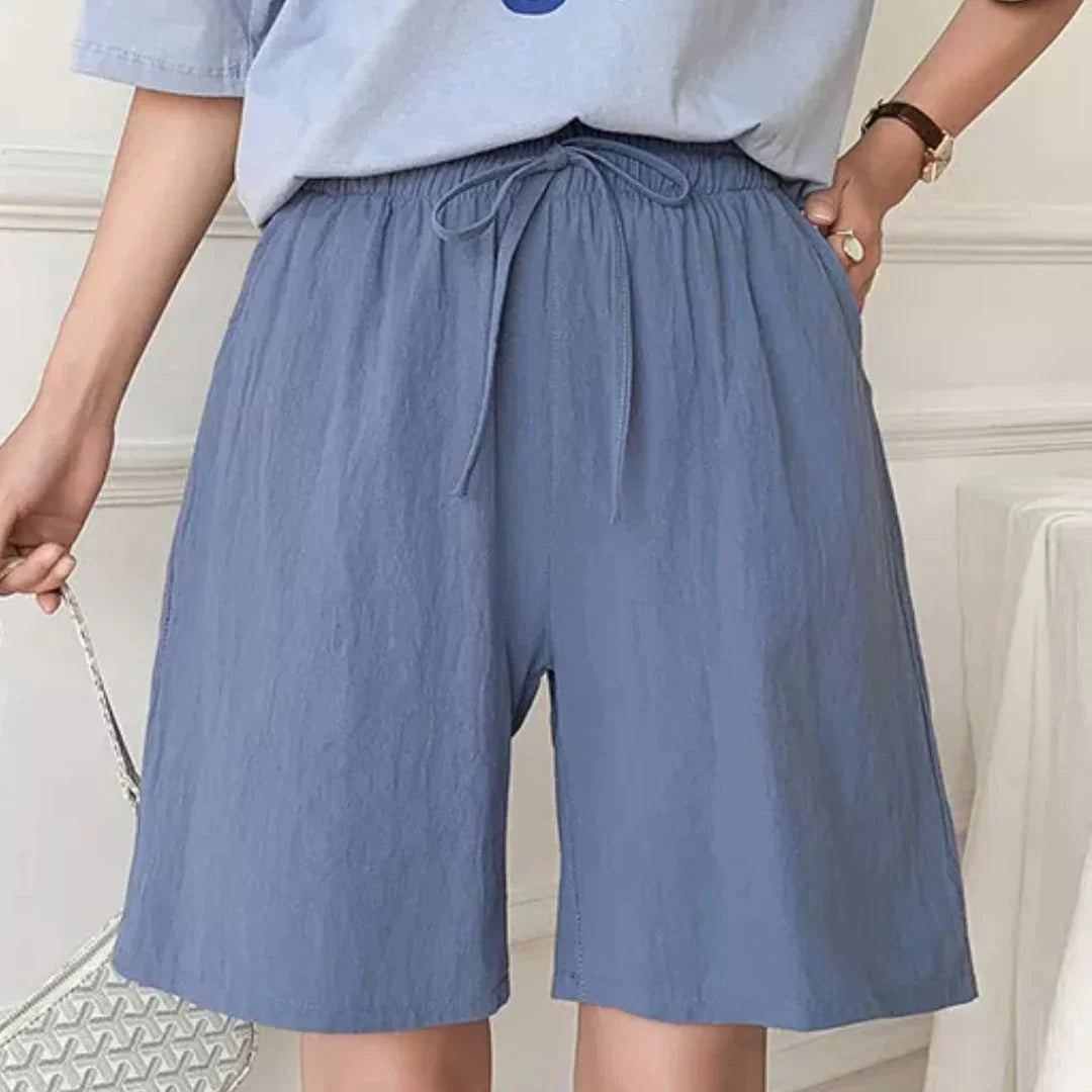Women's high-waist shorts in khaki with a relaxed, flattering silhouette