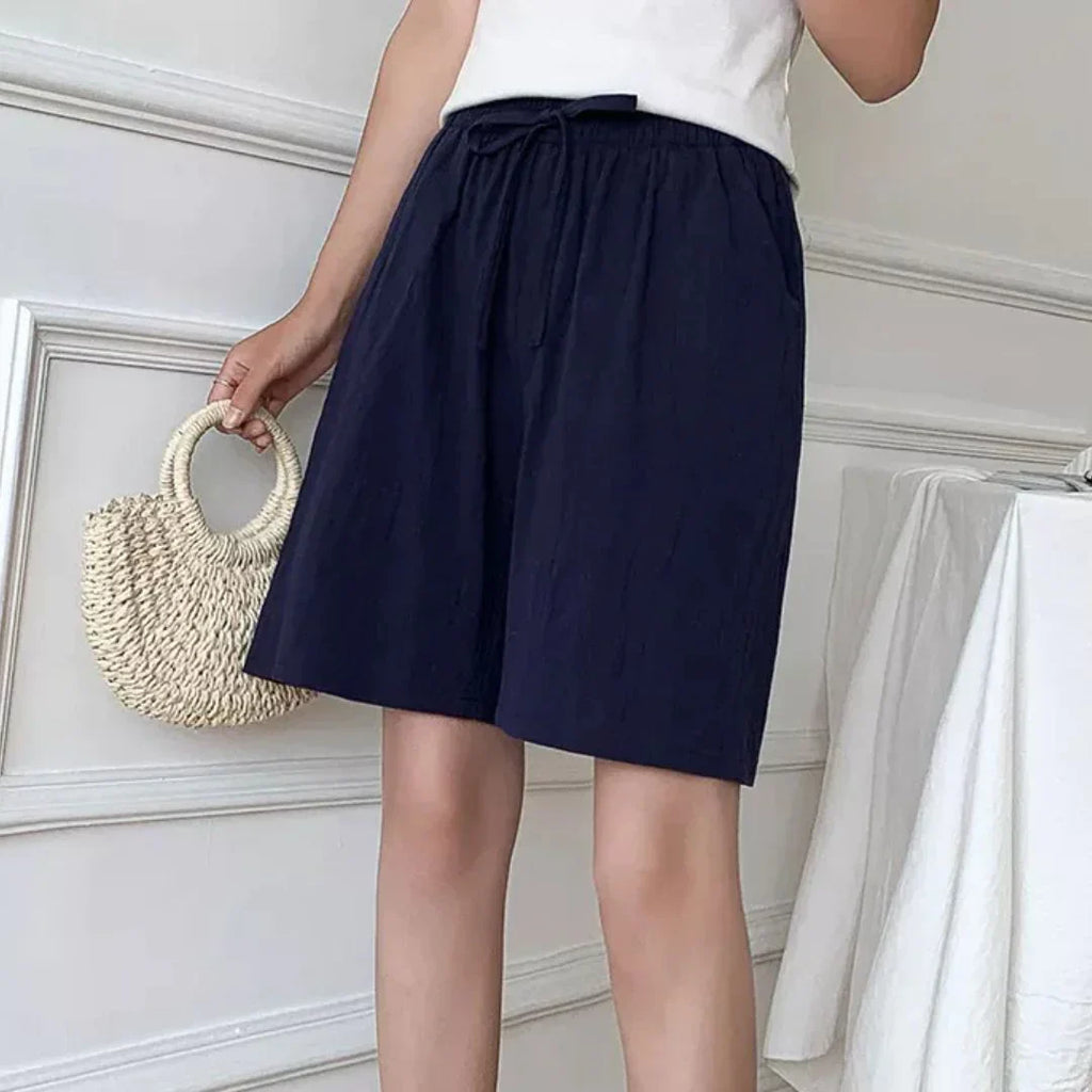 Women's high-waist shorts in khaki with a relaxed, flattering silhouette