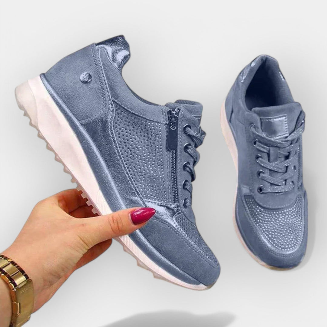 Women's zip-up anatomic trainers in beige with a cushioned ergonomic sole