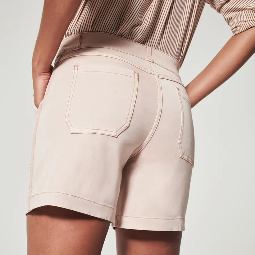 Women's high-waist shorts in beige with a relaxed leg and tie-fastening waist
