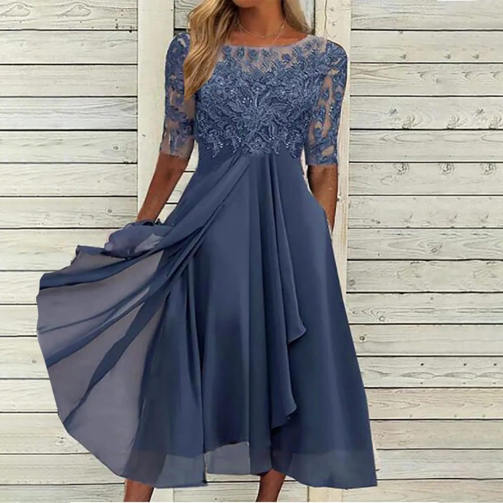Puck™ - Elegant Midi Dress in Lace