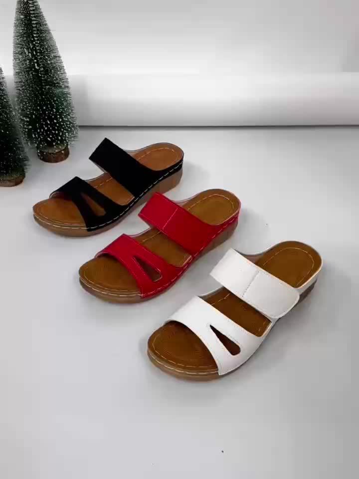 Cut-out wedge sandals with wide double straps in black, red and white