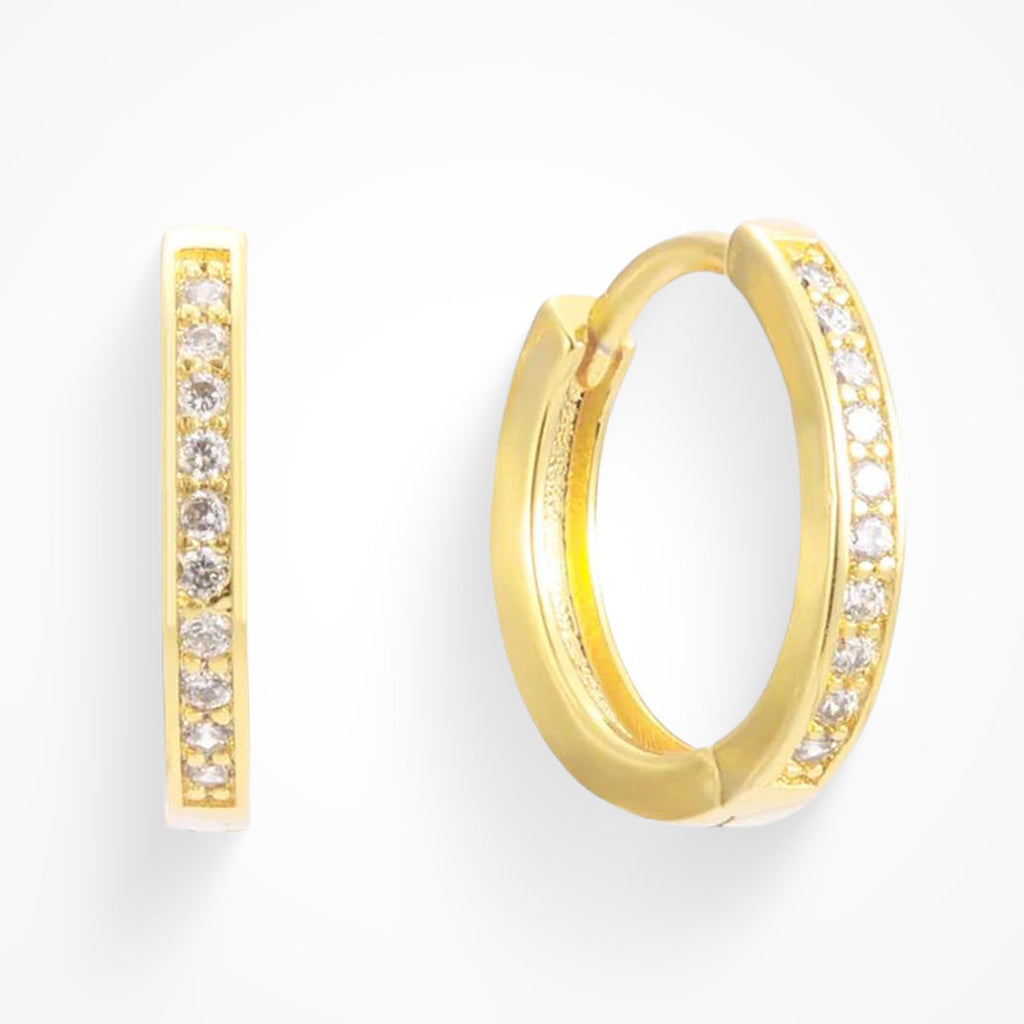 Drop earrings in clear crystal with a delicate sparkling finish
