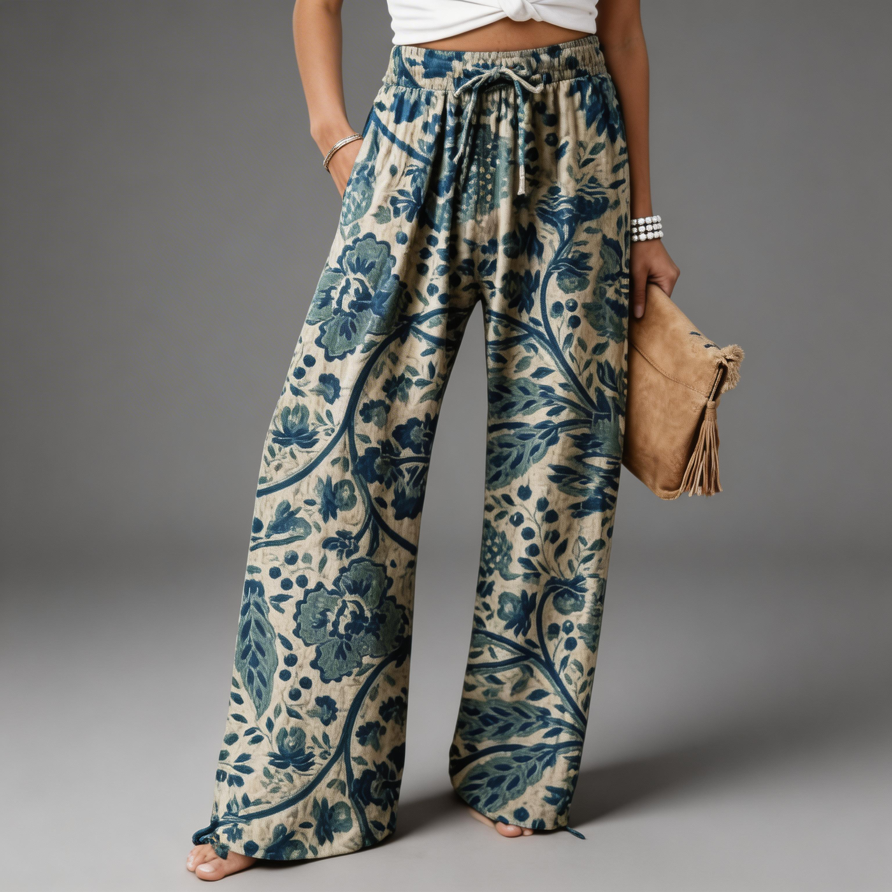 Floral wide-leg trousers in blue with a high waist and elegant print