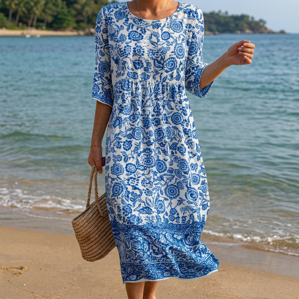 Flowing floral print maxi dress with round neck in a relaxed, comfortable silhouette