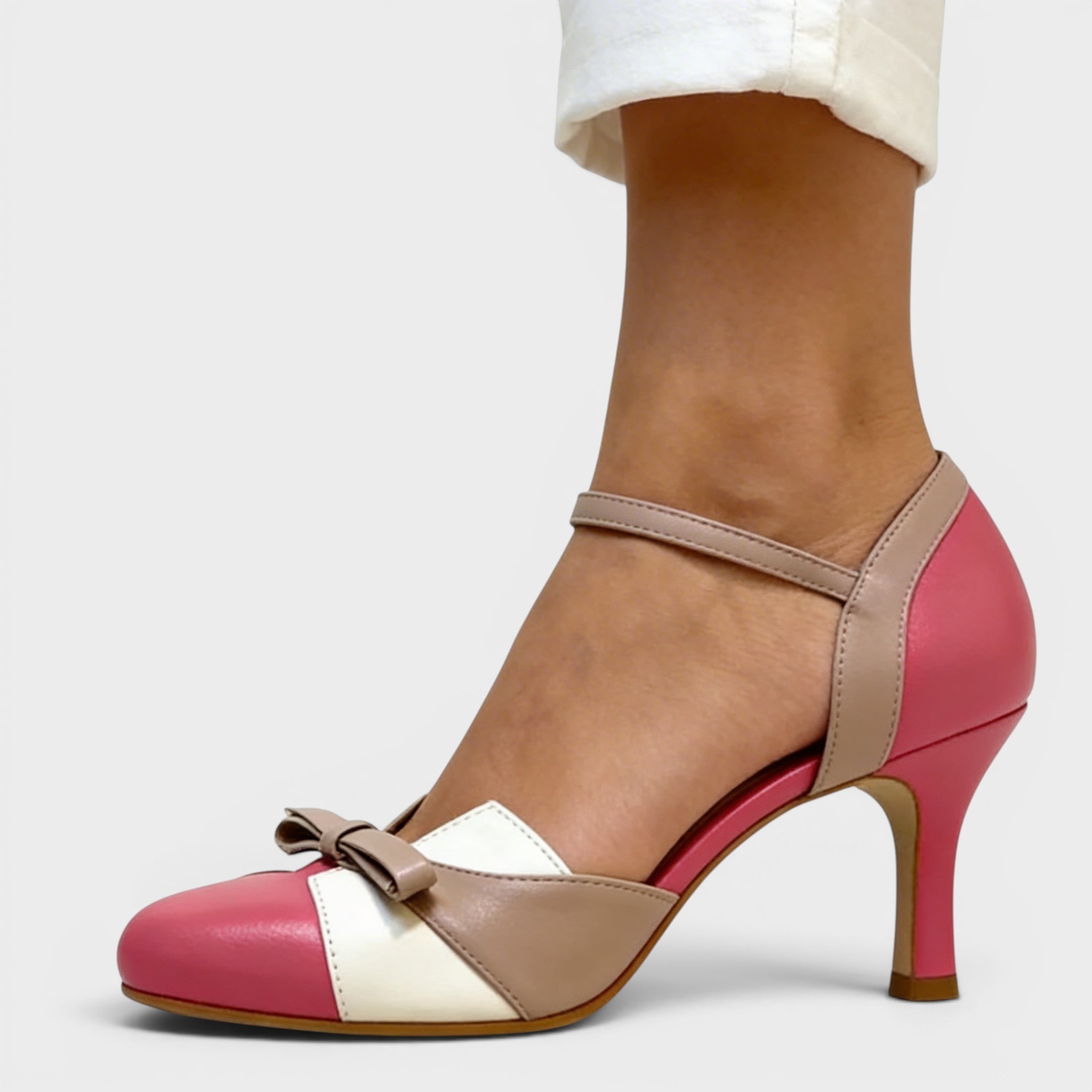 Women's elegant cushioned heels in blue with a stable mid-height heel and refined silhouette