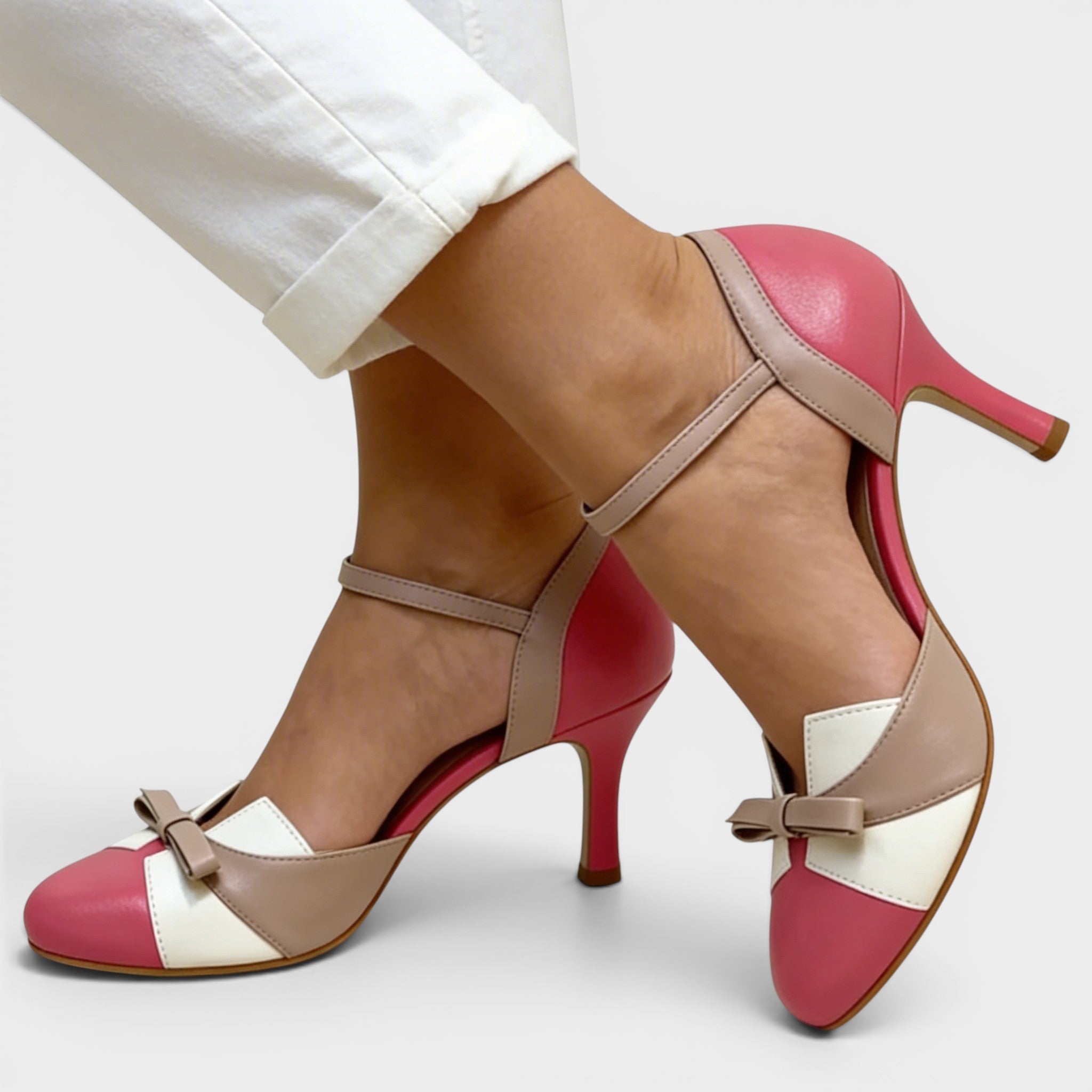 Women's elegant cushioned heels in blue with a stable mid-height heel and refined silhouette