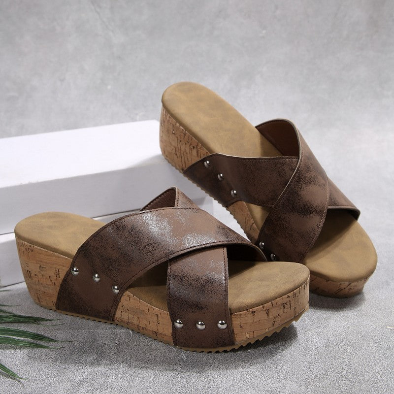 Backless crossover platform sandals in a khaki tone with a simple, flattering upper