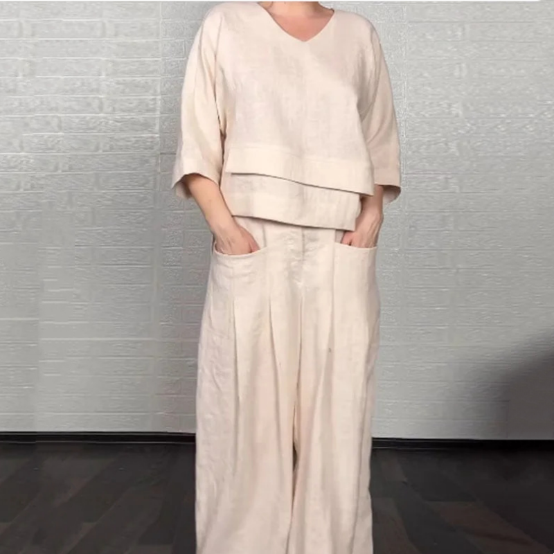 Women's relaxed two-piece set in black, also available in white, beige, grey and navy, with a loose easy-fitting silhouette
