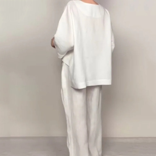 Women's relaxed two-piece set in black, also available in white, beige, grey and navy, with a loose easy-fitting silhouette