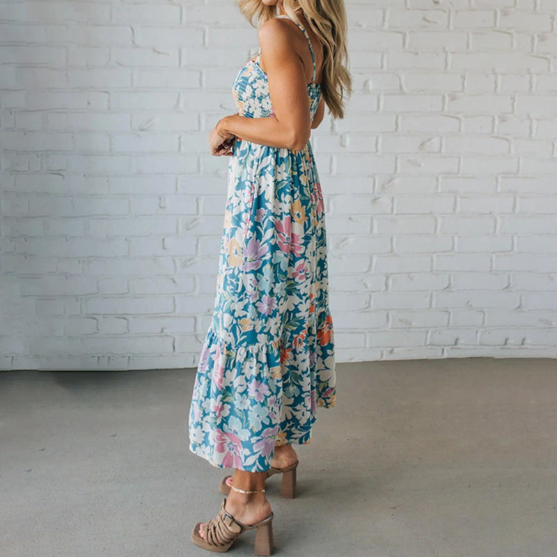 Light, floaty summer dress with an elasticated upper and airy skirt in a soft, feminine style