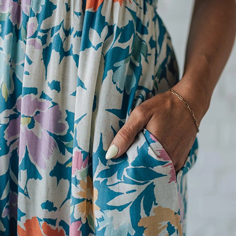 Light, floaty summer dress with an elasticated upper and airy skirt in a soft, feminine style